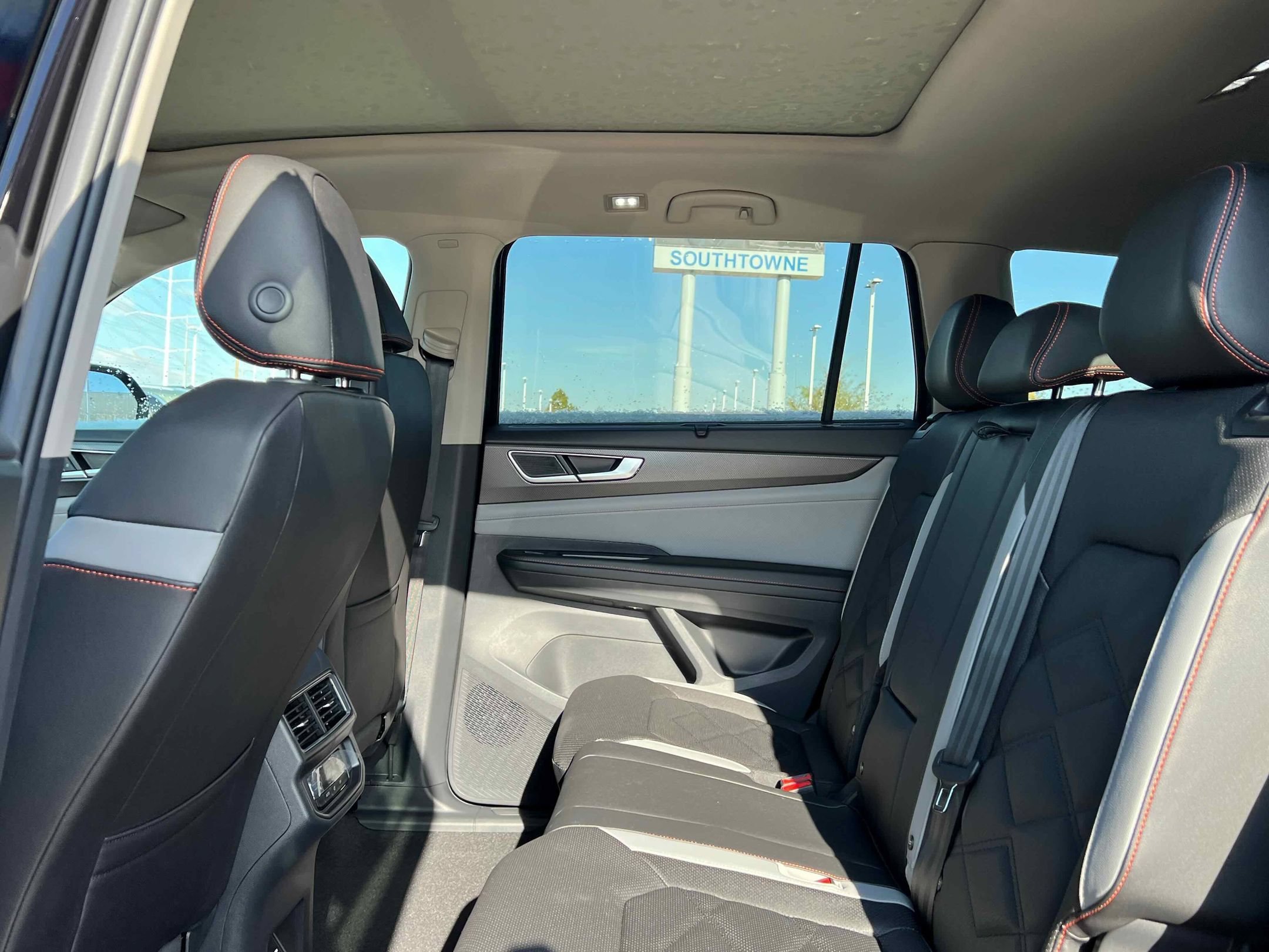New 2026 Deep Black Volkswagen 2.0T Peak Edition image 21