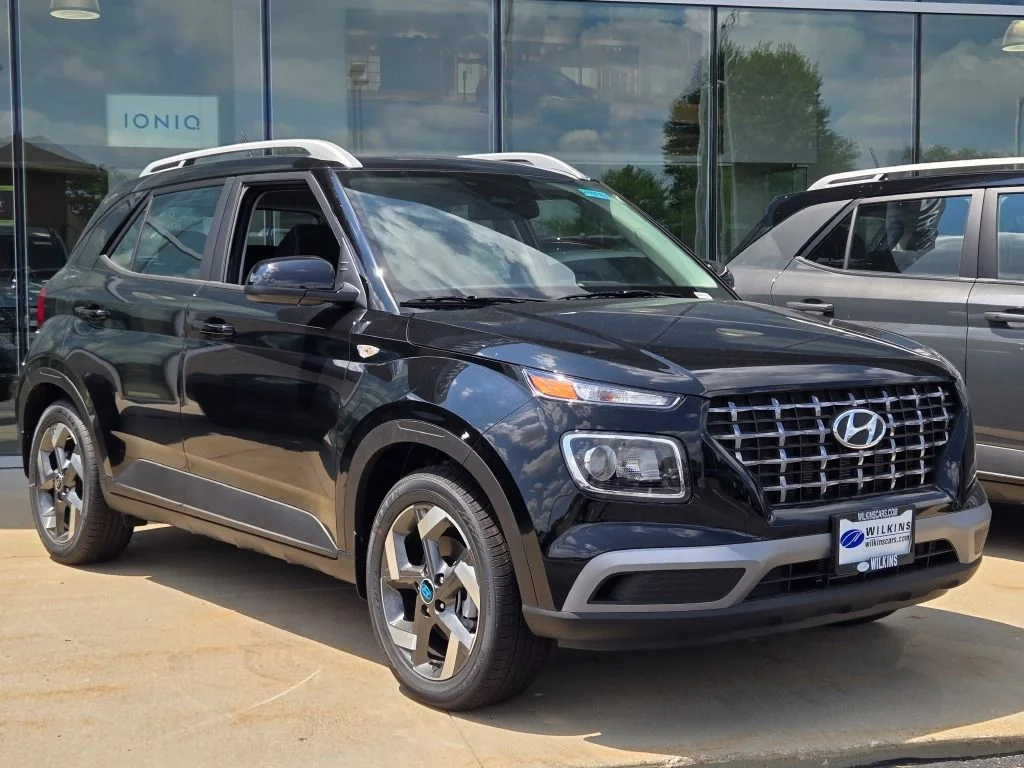 New 2026 Onyx Black Hyundai SEL image 3