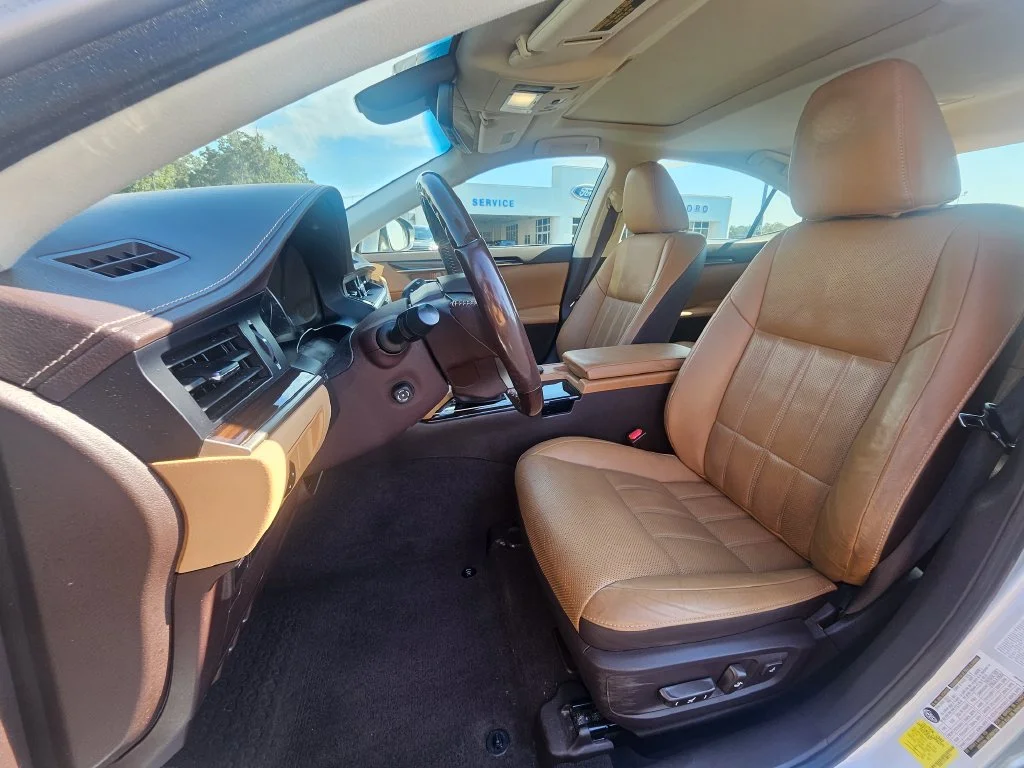 Used 2016 Silver Lining Metallic Lexus 350 image 4