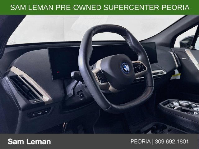 Used 2025 Gray BMW xDrive50 image 9