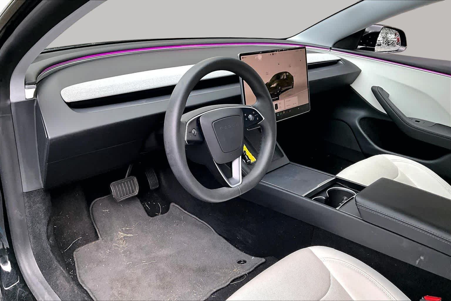 Used 2025  Tesla Long Range image 26