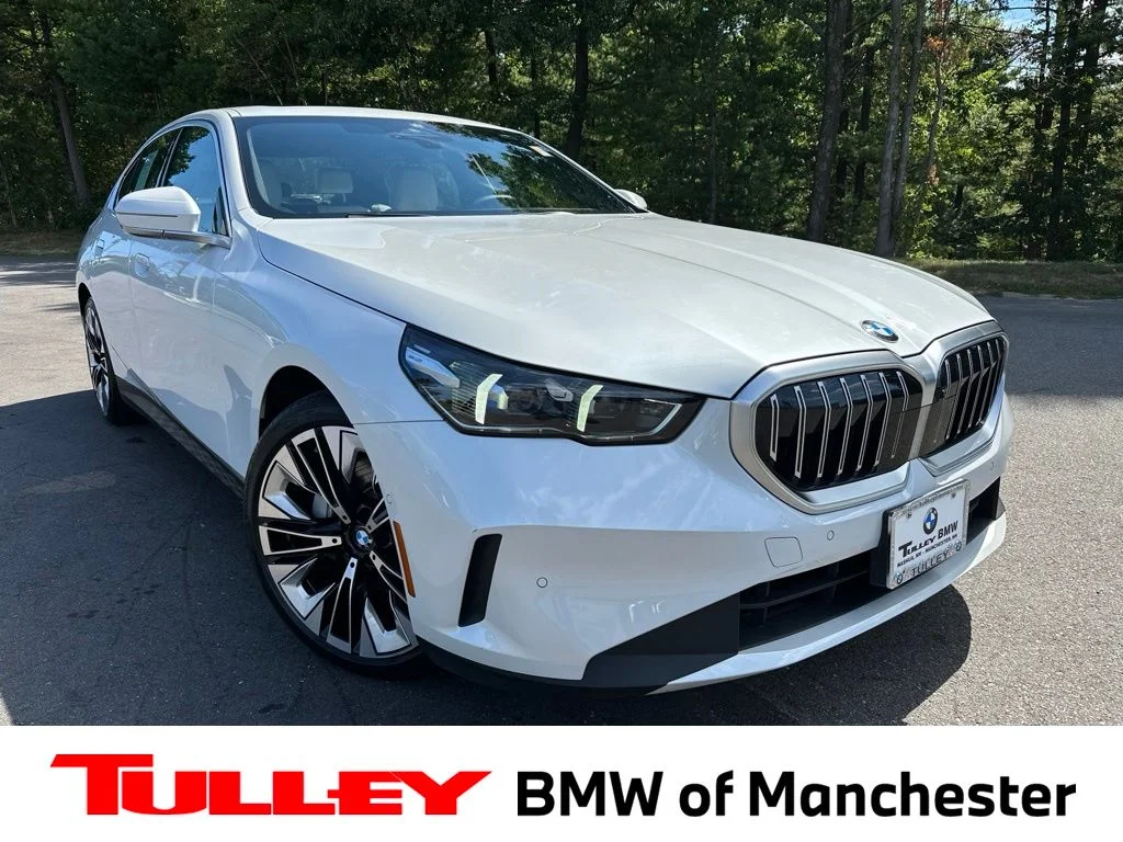 Used 2026 Mineral White Metallic BMW 530i xDrive image 1