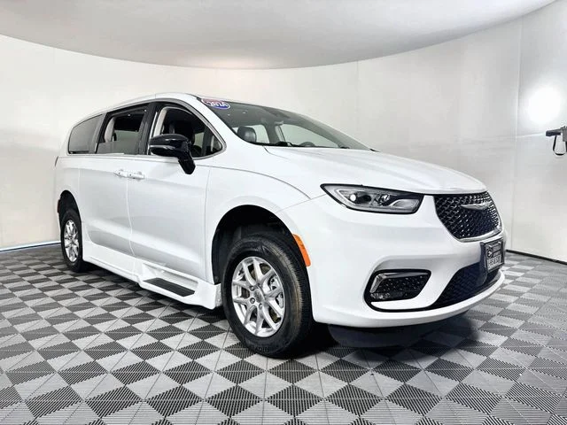 2024 Chrysler Pacifica