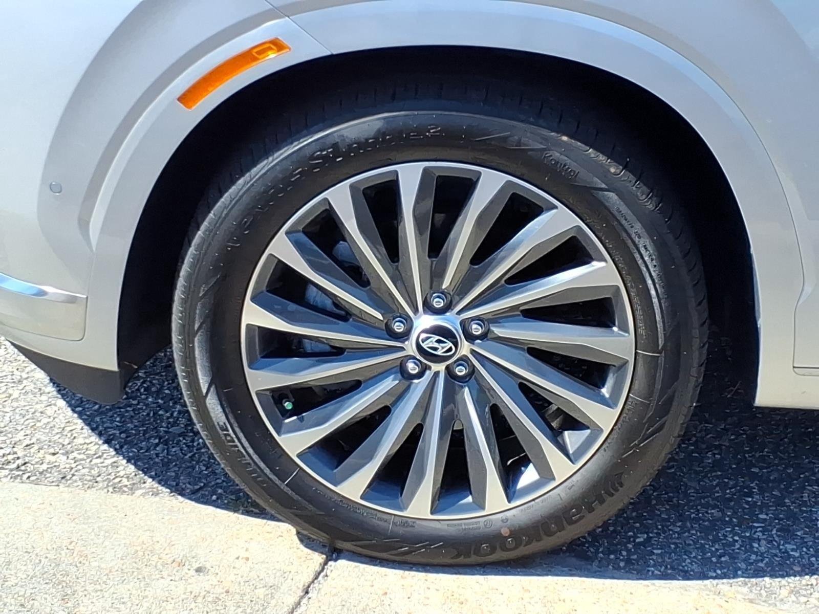 Used 2024 Typhoon Silver Hyundai Calligraphy image 4