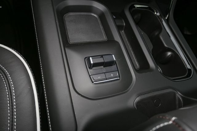 Used 2024 White GMC AT4X image 32