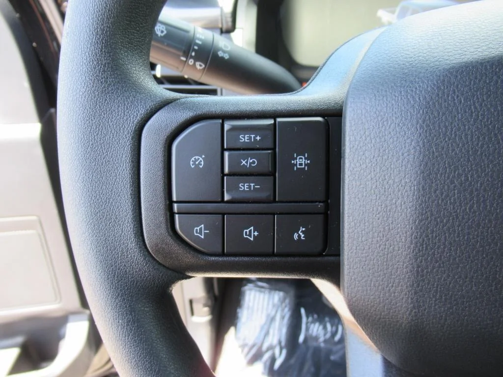 2025 Ford F-150 STX - Photo 18