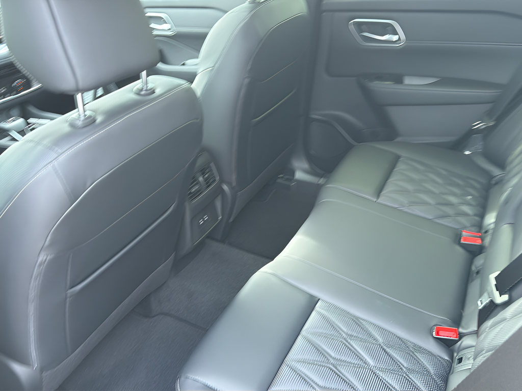 New 2026 Silver Nissan Platinum image 36