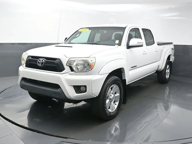 Used 2015 White Toyota Base image 3