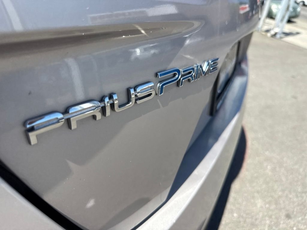 Used 2020 Silver Toyota XLE image 8