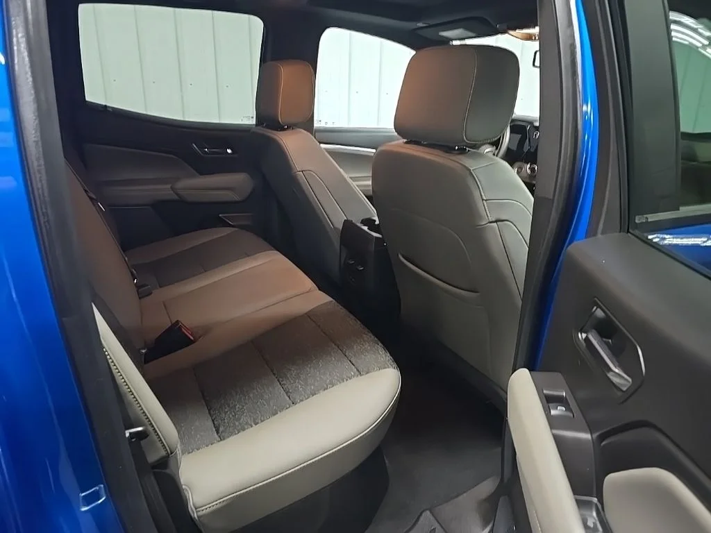Used 2024 Blue Chevrolet ZR2 image 19