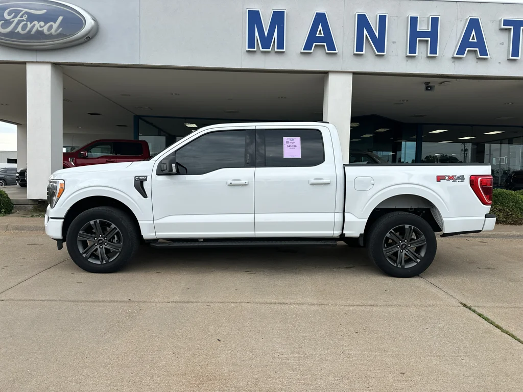 Used 2023 Oxford White Ford XLT image 13