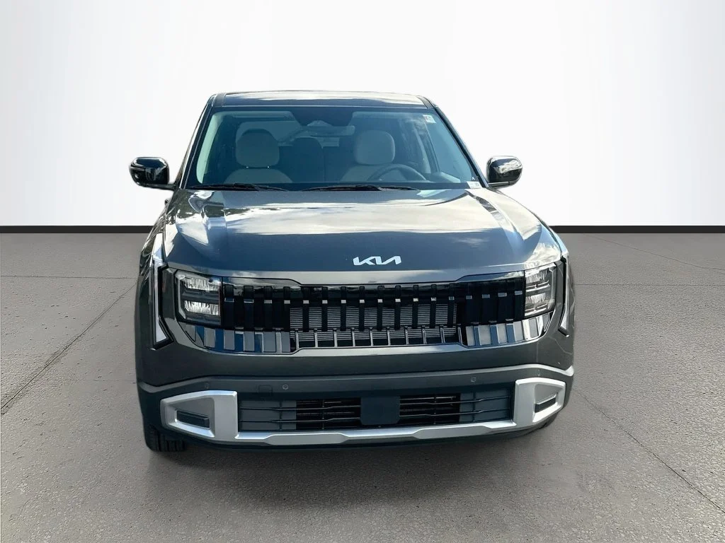New 2027 Interstellar Gray Kia S image 2