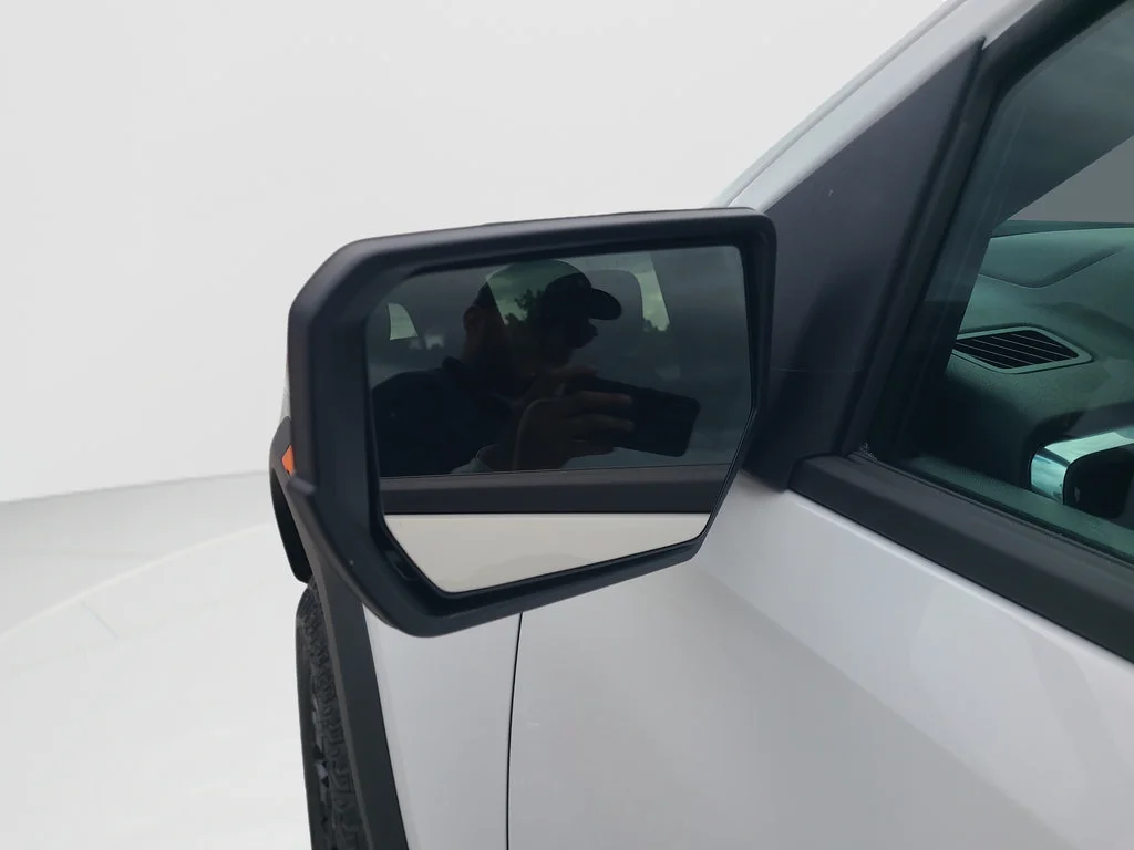 New 2026 Summit White GMC Elevation image 25