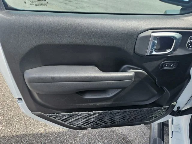 Used 2025 White Jeep Sport S image 10