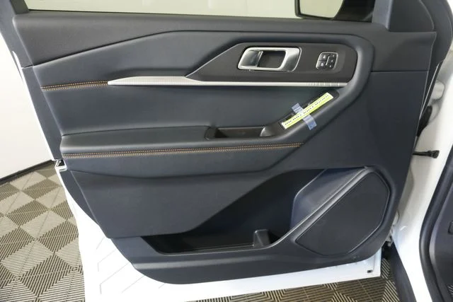 New 2027 Star White Metallic Tri-Coat Ford Tremor® image 27