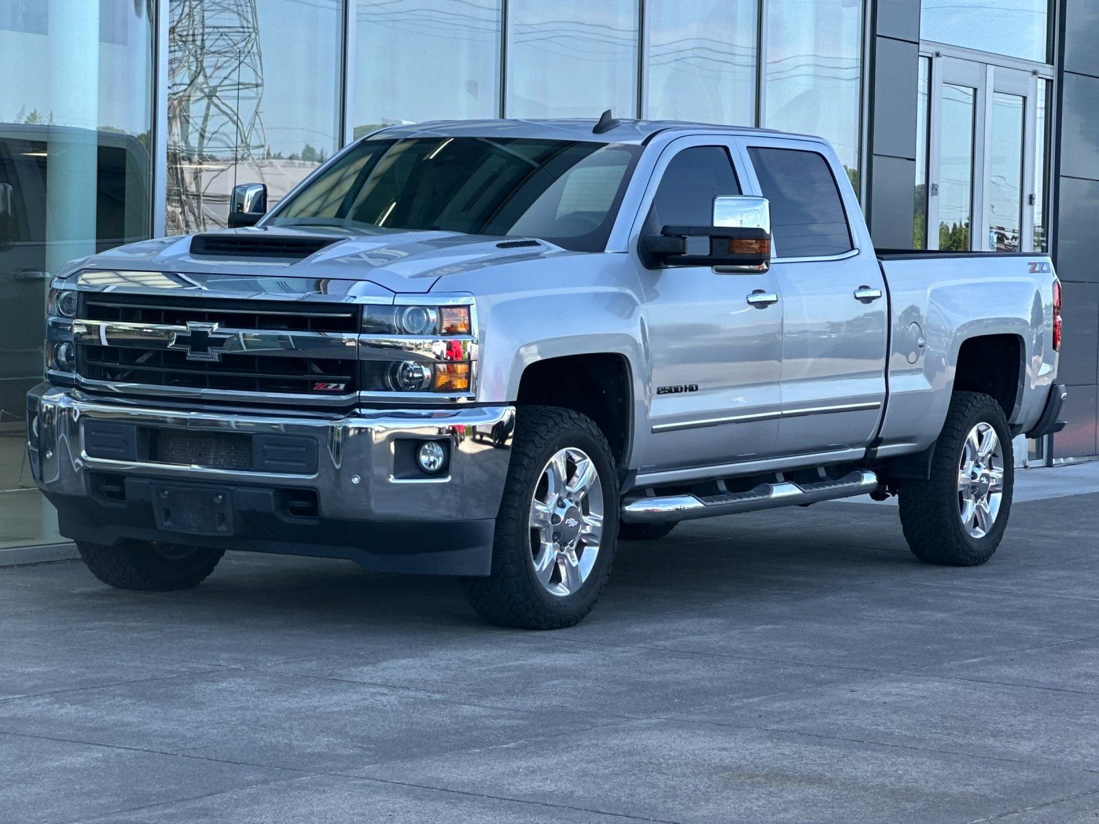 Used 2018 Silver Ice Metallic Chevrolet LTZ image 7