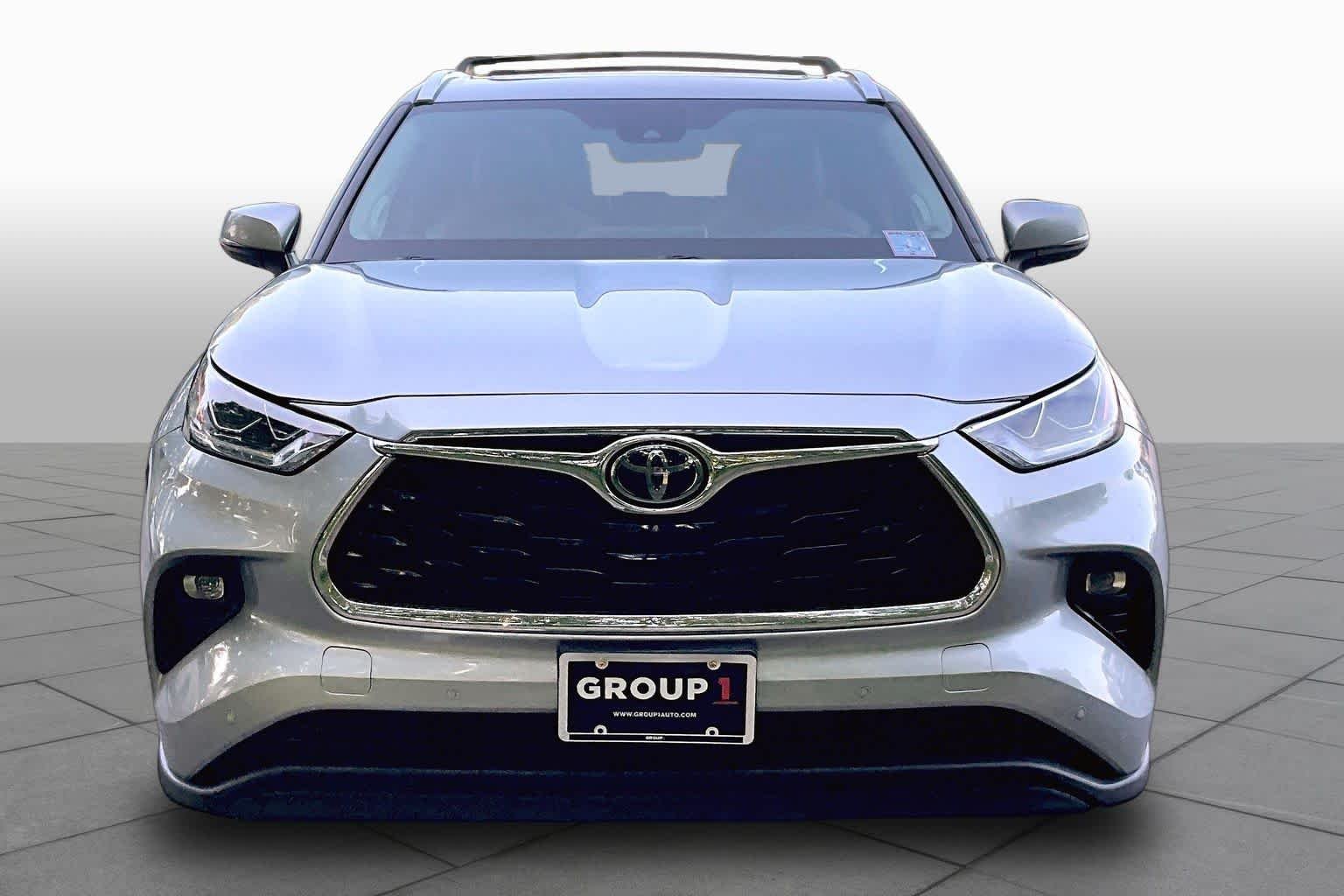 Used 2020 Celestial Silver Metallic Toyota Limited image 4