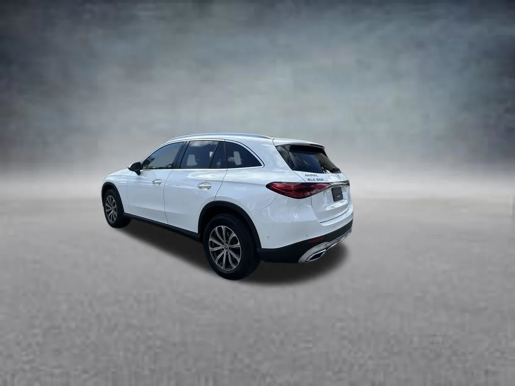 Used 2025  Mercedes-Benz GLC 300 image 5
