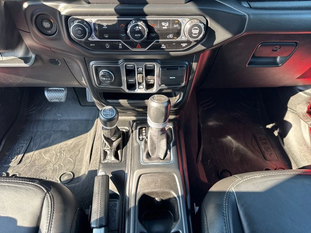 Used 2021 Red Jeep Unlimited Sahara Altitude image 41