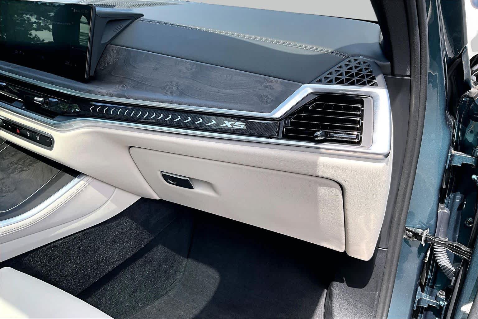 Used 2024 Blue Ridge Mountain Metallic BMW xDrive40i image 19