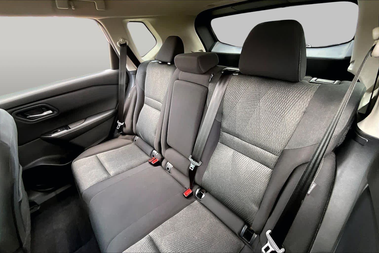 Used 2025 Deep Ocean Blue Pearl Nissan SV image 18