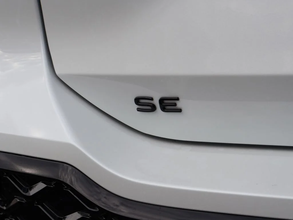 New 2026 White Volkswagen 2.0T SE R-Line Black image 34