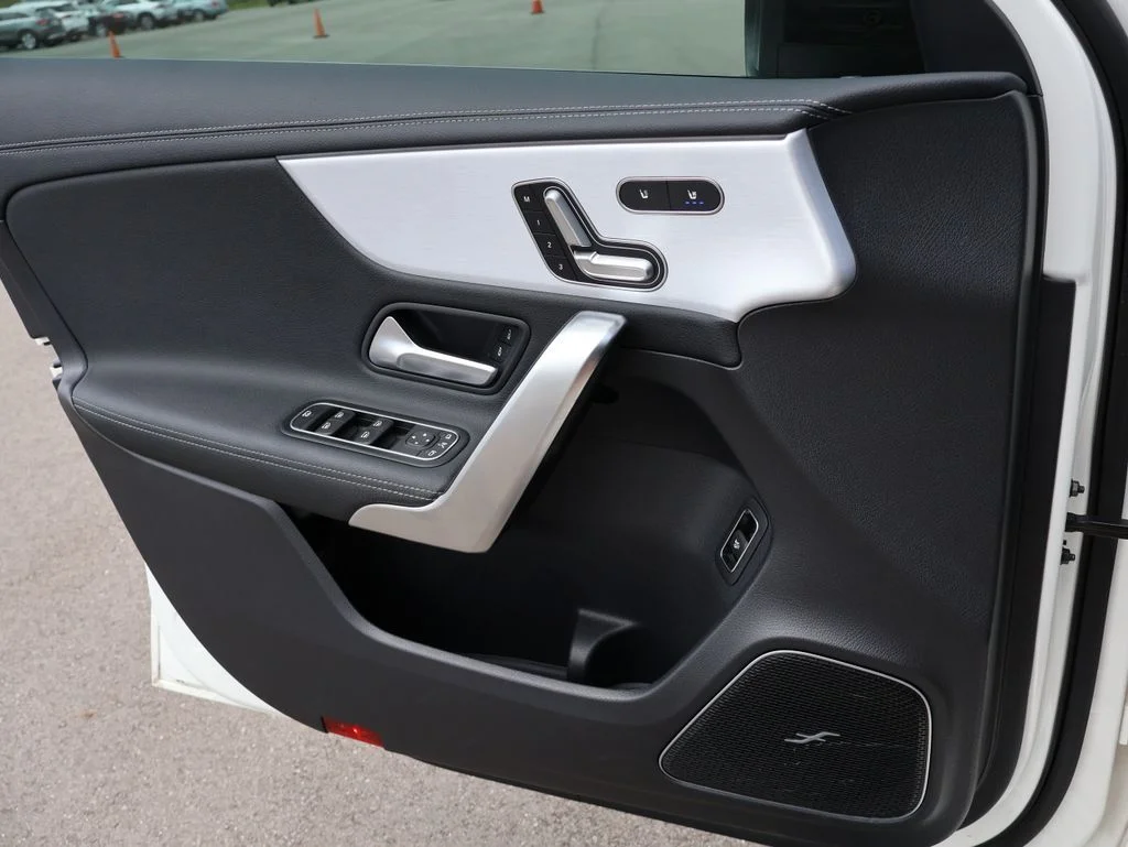 Used 2020 Polar White Mercedes-Benz Base image 40