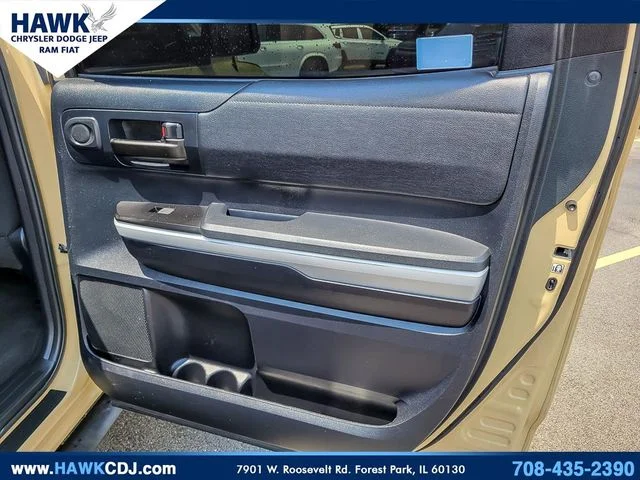Used 2018  Toyota SR5 image 27