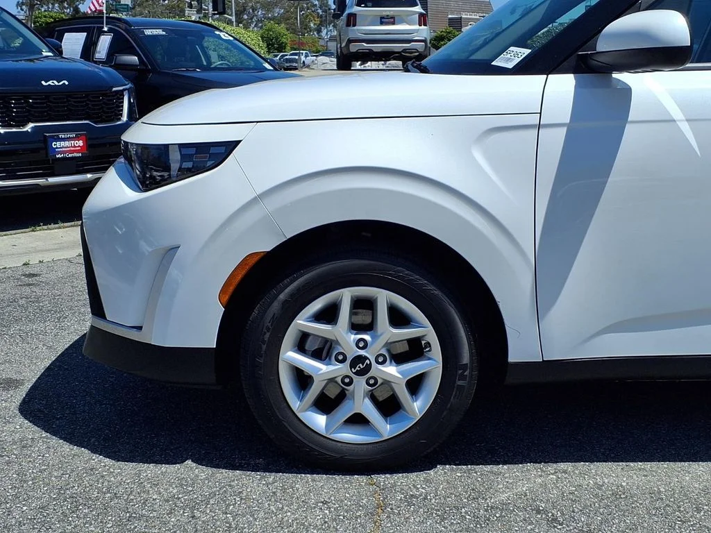 Certified Used 2024 White Kia LX image 15