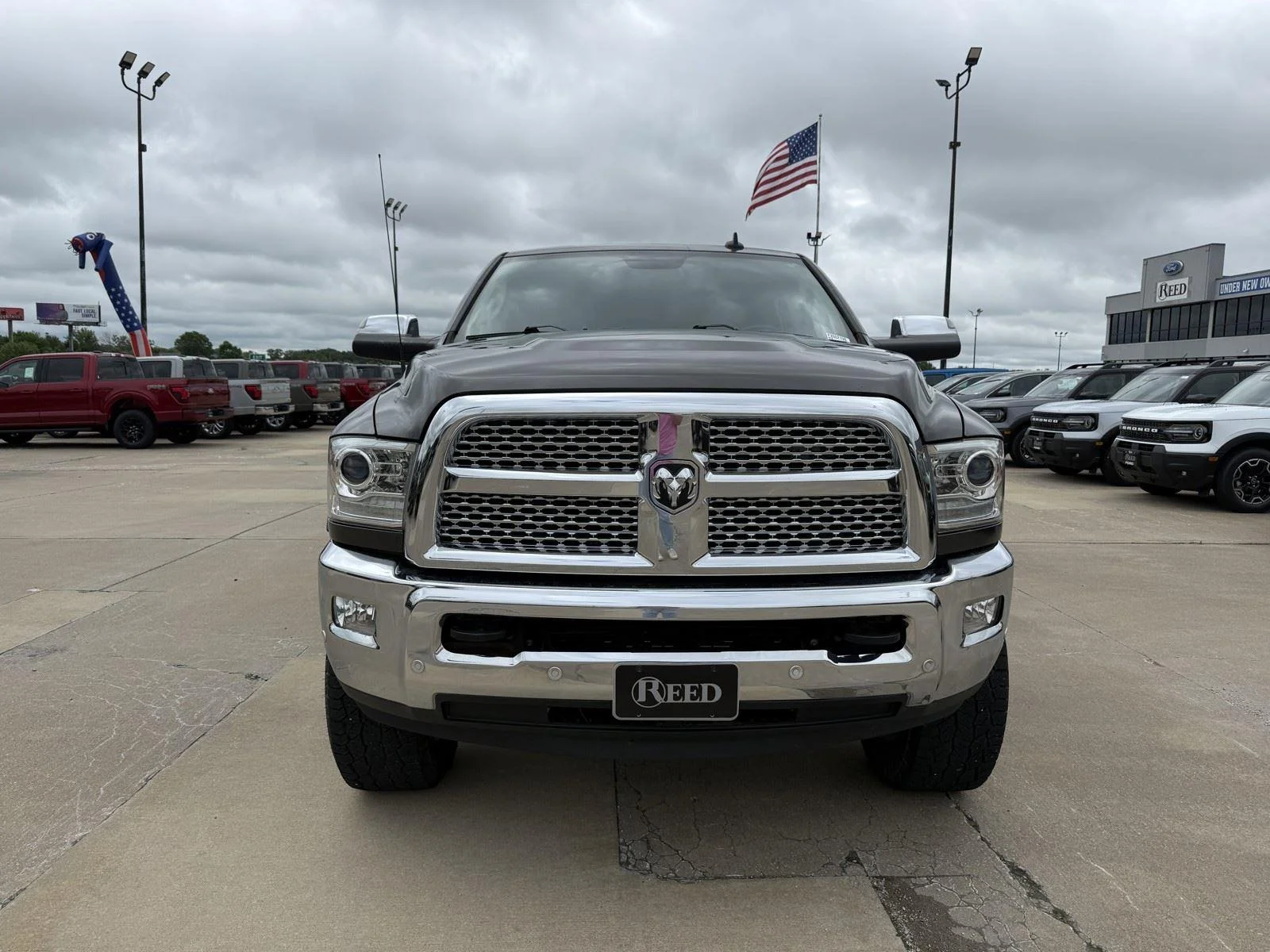 Certified Used 2017 Granite Crystal Clearcoat Metallic Ram Laramie image 3