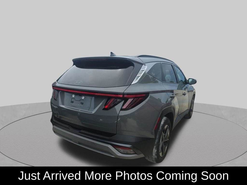 Used 2025 Hampton Gray Hyundai SEL Convenience image 2
