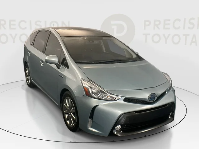 2016 Toyota Prius v Five