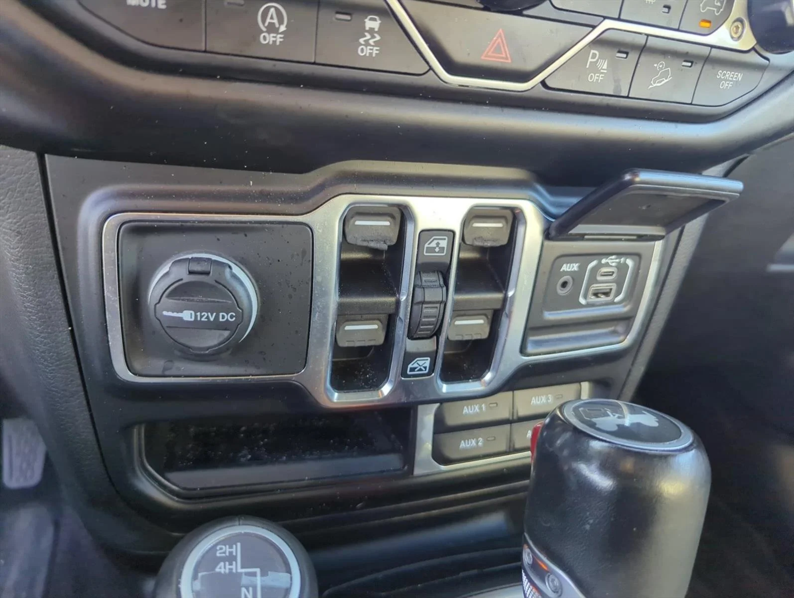 Used 2021 Granite Crystal Me Jeep Unlimited Sahara High Altitude image 26