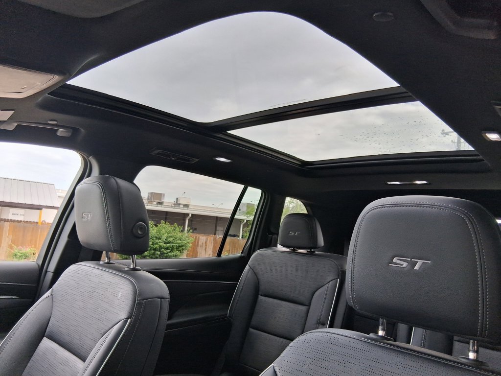 Used 2025 Ebony Twilight Metallic Buick Sport Touring image 20