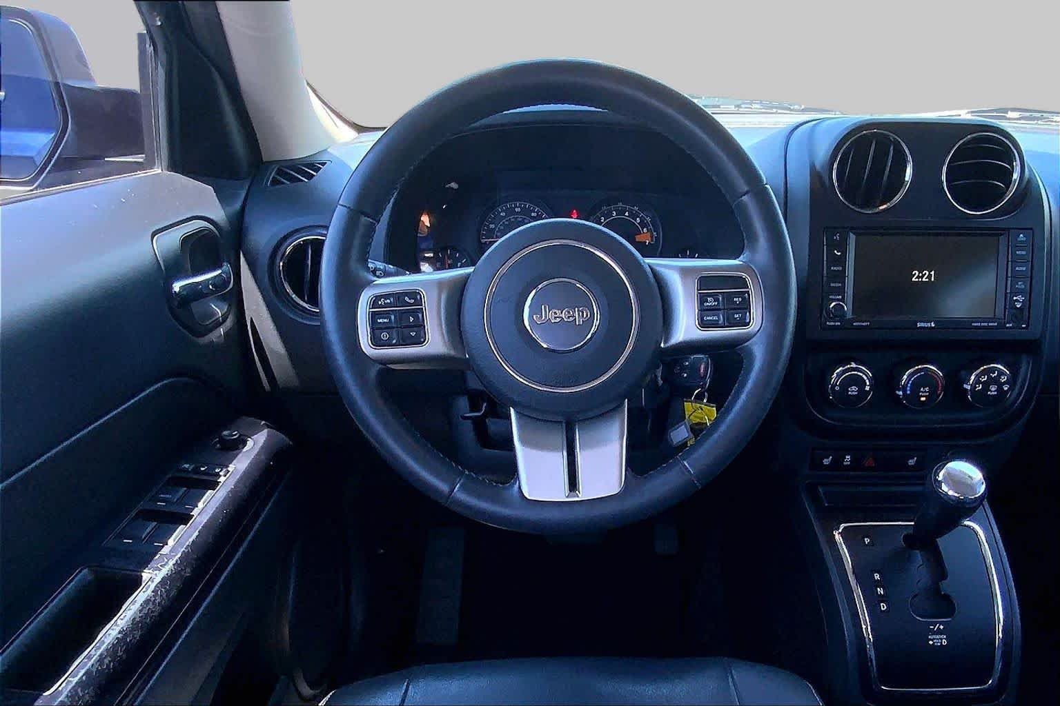 Used 2014 True Blue Pearlcoat Jeep High Altitude image 6