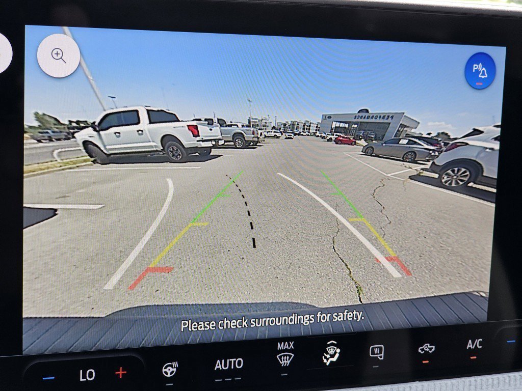 New 2025 Oxford White Ford XLT image 2
