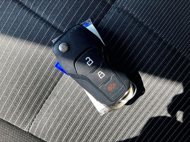 Used 2019 Red Ford XL image 11