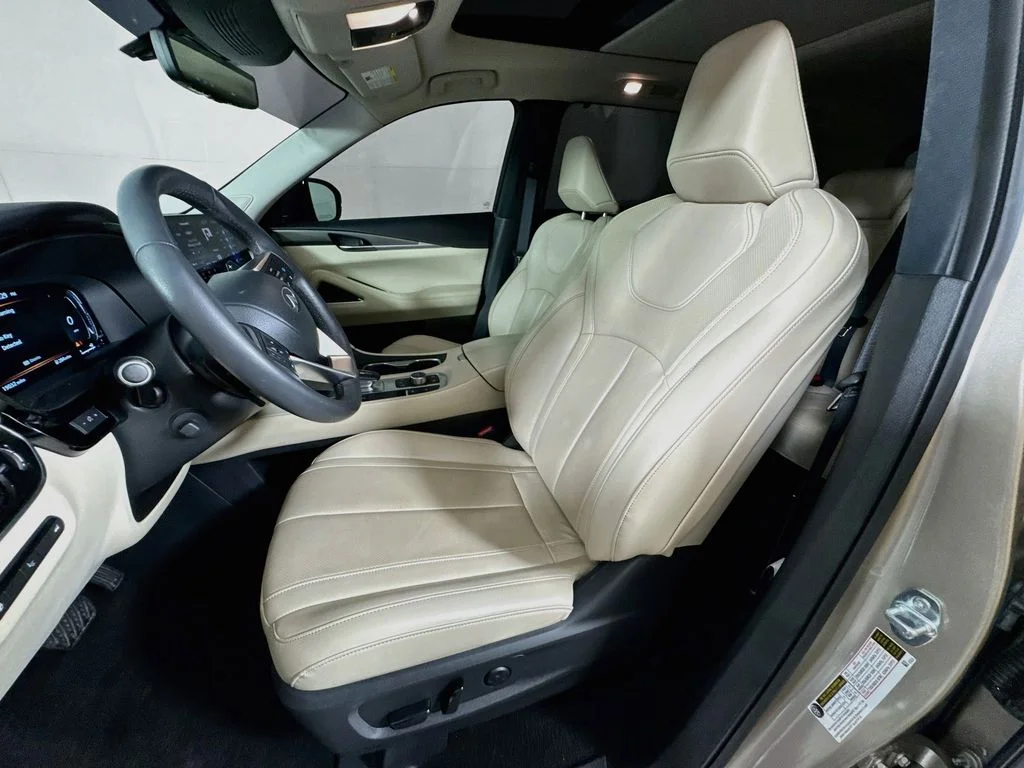 Certified Used 2024 Silver INFINITI LUXE image 28