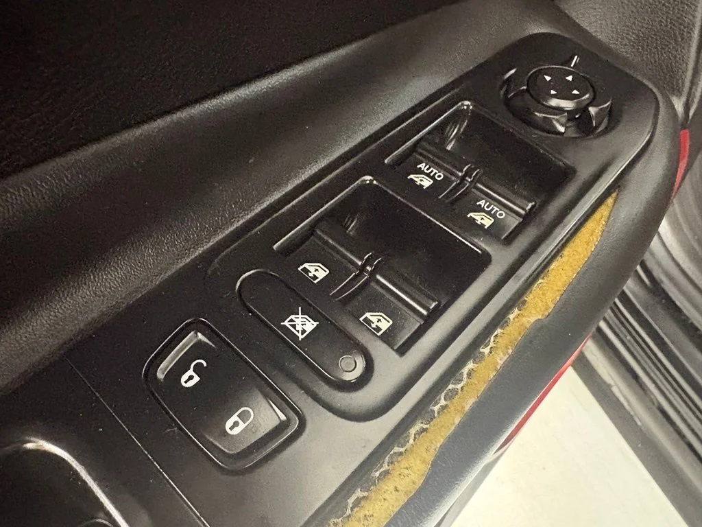 Used 2016 Black Jeep Trailhawk image 20