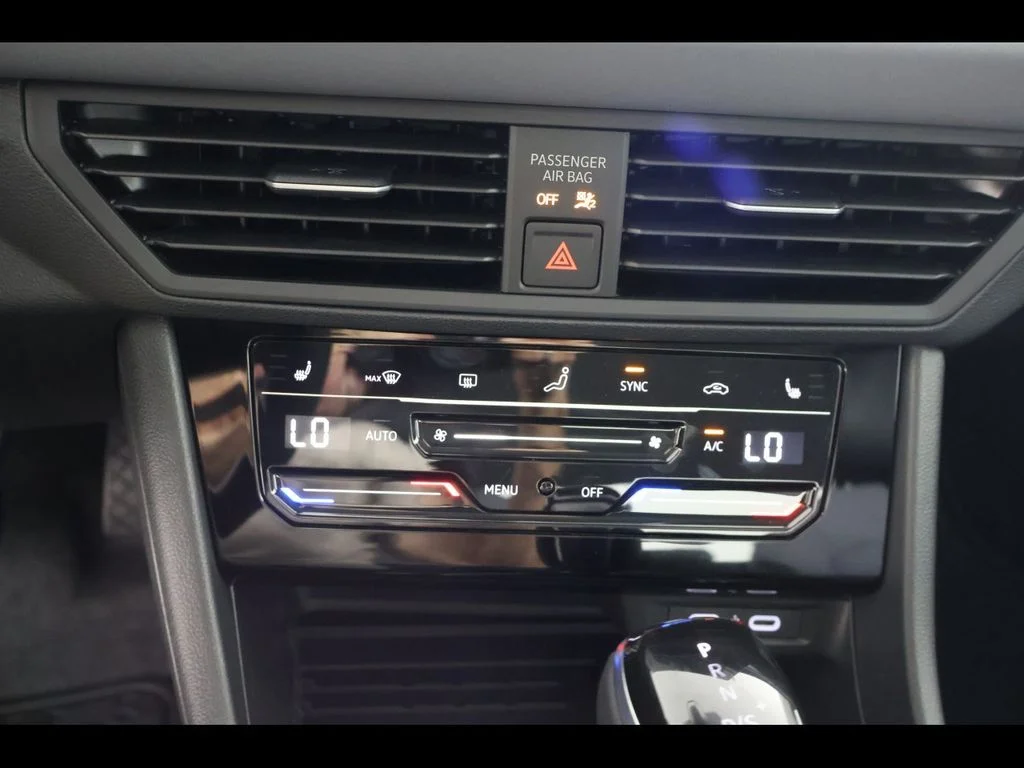 New 2025 Silver Volkswagen 1.5T SE image 16