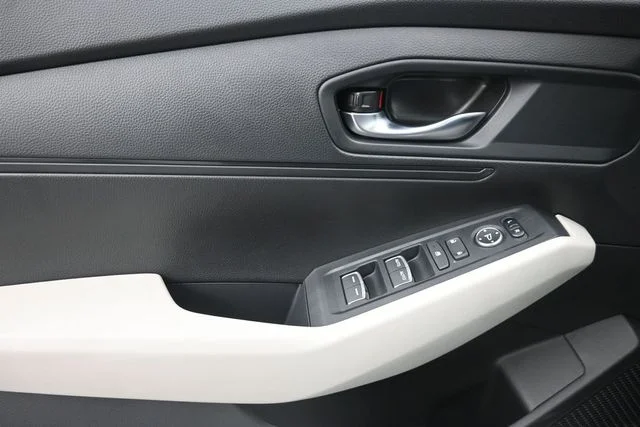 New 2026 Platinum White Pearl Honda LX image 27