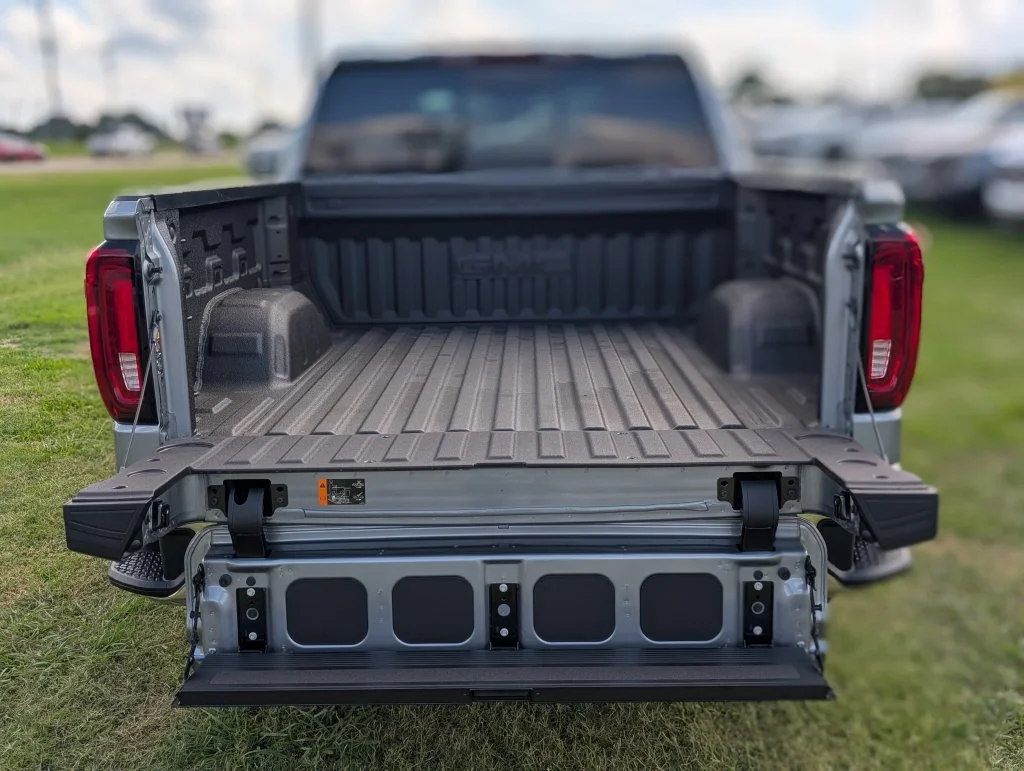 2026 GMC Sierra 1500 SLT - Photo 19