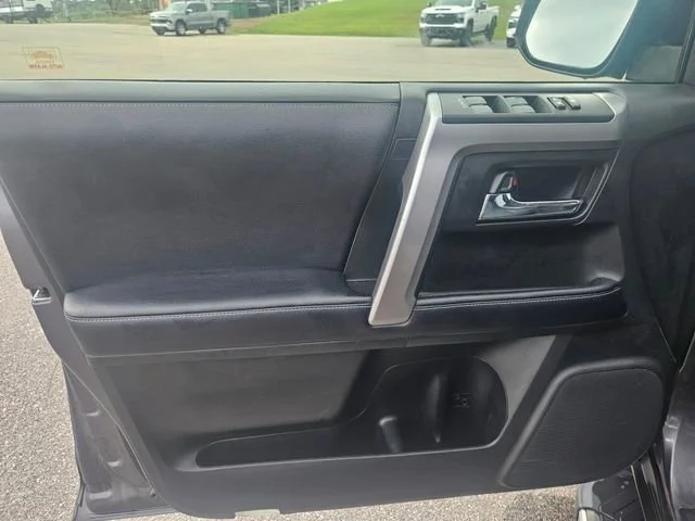 Used 2019 Gray Toyota SR5 image 10