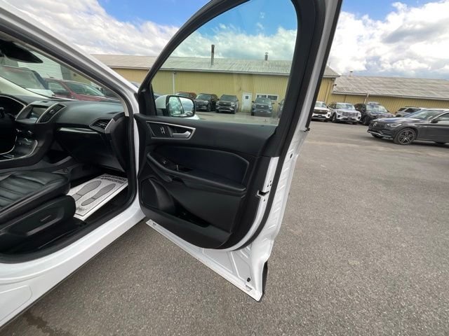 Used 2020 White Ford SEL image 22