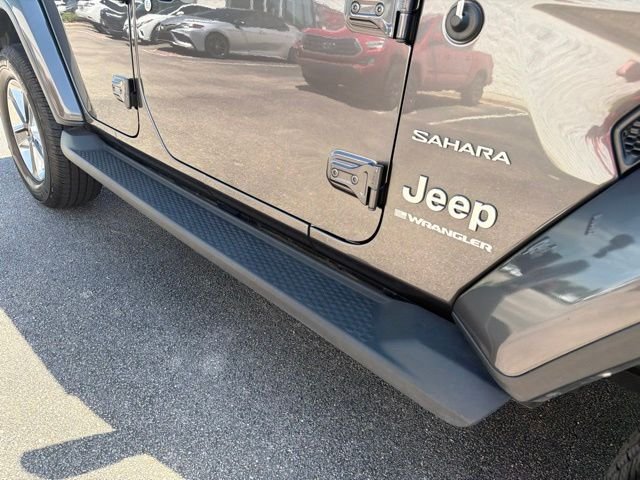 Used 2023 Gray Jeep Sahara image 13