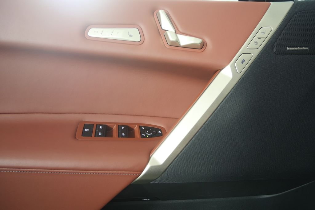 Certified Used 2024 Black Sapphire Metallic BMW xDrive50 image 8