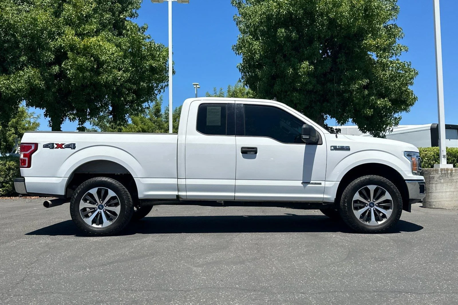 Used 2020 Oxford White Ford XLT image 3