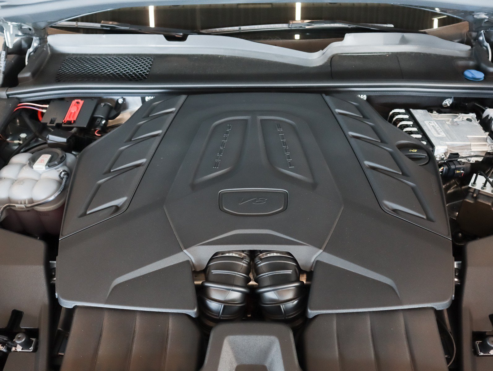 New 2026 Dolomite Silver Metallic Porsche S image 30