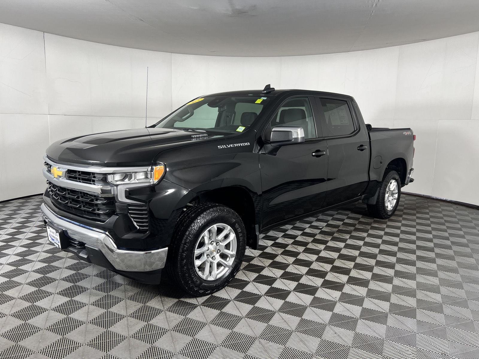 Used 2025 Black Chevrolet LT (2FL) image 30