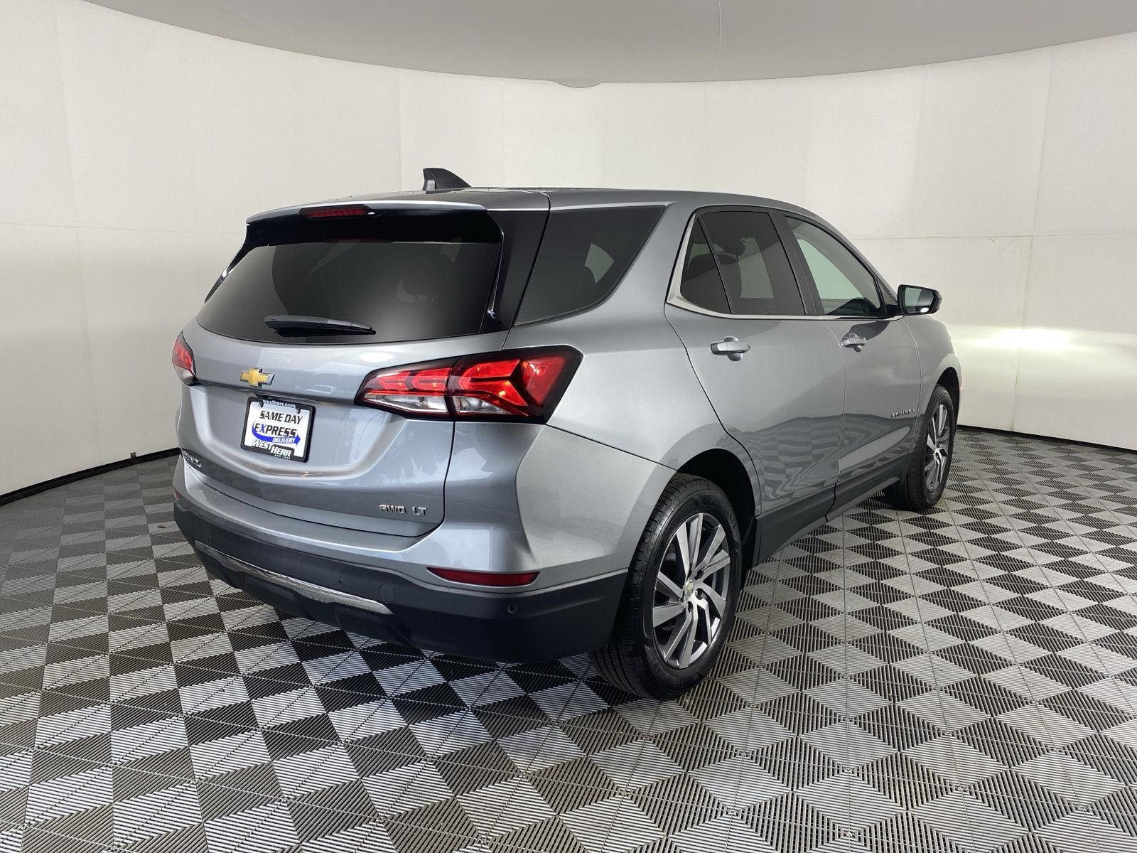 Used 2024 Sterling Gray Metallic Chevrolet LT image 9